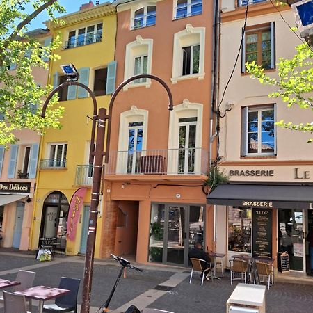شقة Centre Historique De Frejus - Face A La Mairie المظهر الخارجي الصورة